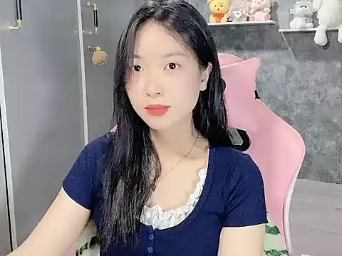 Linne6789 online show from 04-27-26, 02:04