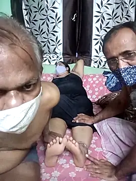 HoneyHush online show from 02-28-26, 05:47