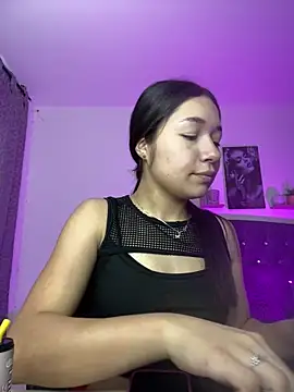 DULCE MARIA EF online show from 03-05-26, 01:07