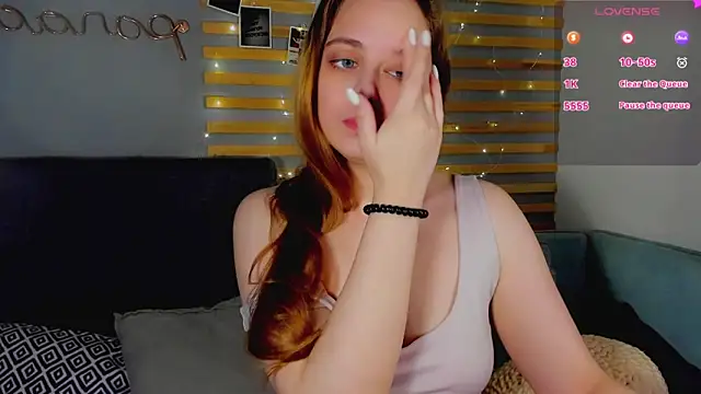 Alice Wanderr online show from 03-06-26, 02:19