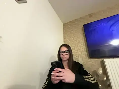 alixxxm7 online show from 02-21-26, 07:37