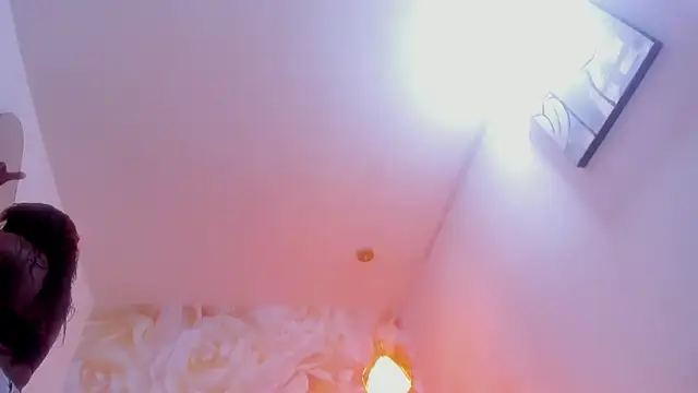 nylaroyale cr online show from 02-08-26, 07:39