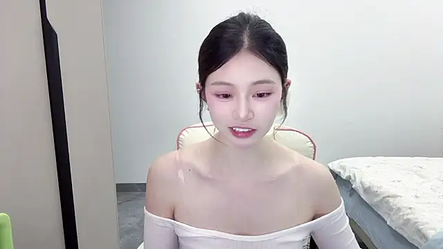 Snapshot of DYyyyyy-- chatting on 03-07-26, 12:02 DYyyyyy-- online show from 03-07-26, 12:02