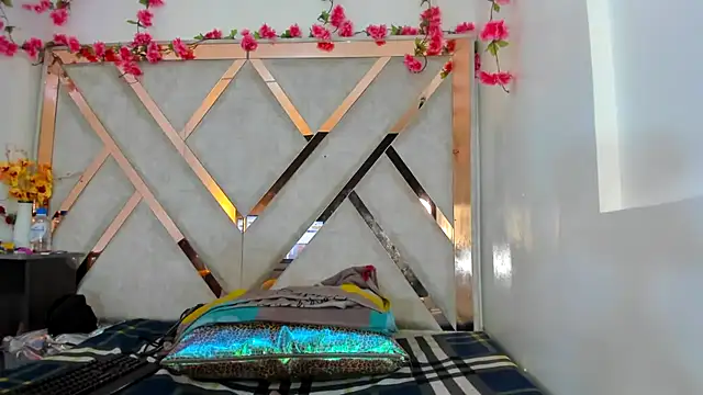 Geminis    online show from 04-13-26, 10:59