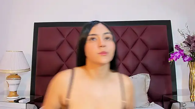 Snapshot of AlisonLamer chatting on 03-16-26, 05:06 AlisonLamer online show from 03-16-26, 05:06