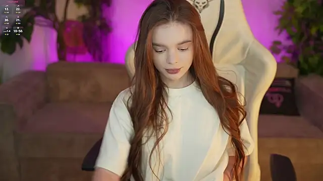 Snapshot of Zlata_Sky chatting on 10-26-25, 09:21 Zlata Sky online show from 10-26-25, 09:21