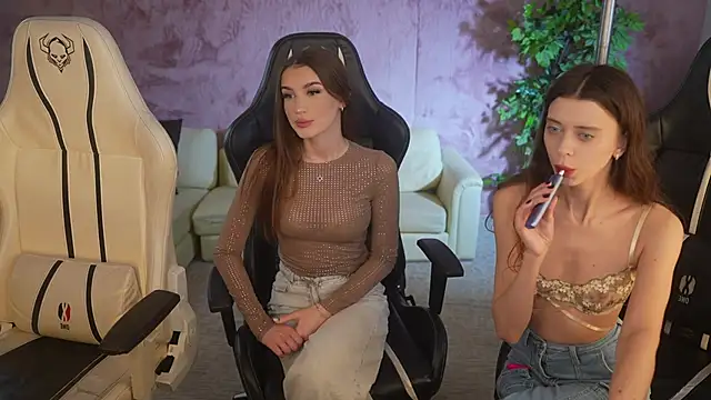 Snapshot of Zlata_Sky chatting on 11-05-25, 03:23 Zlata Sky online show from 11-05-25, 03:23