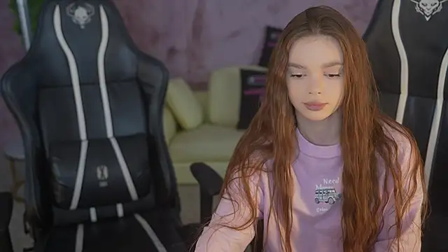 Snapshot of Zlata_Sky chatting on 11-19-25, 03:45 Zlata Sky online show from 11-19-25, 03:45