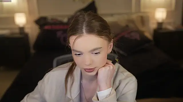 Zlata Sky online show from 06-11-26, 02:48