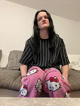 LeonieClaire online show from 02-18-26, 08:32