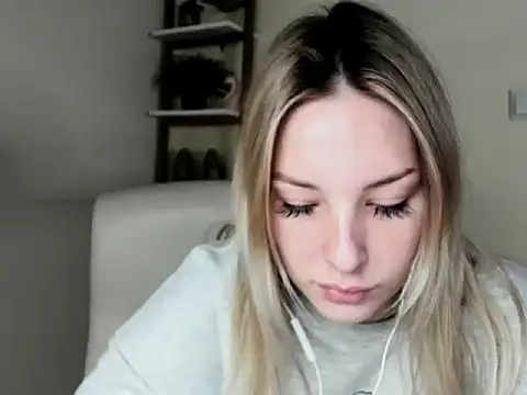 VelvetAngela online show from 02-12-26, 07:47