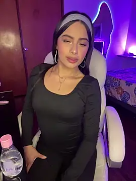 Snapshot of Dulce_pink18 chatting on 03-10-26, 06:24 Dulce pink18 online show from 03-10-26, 06:24