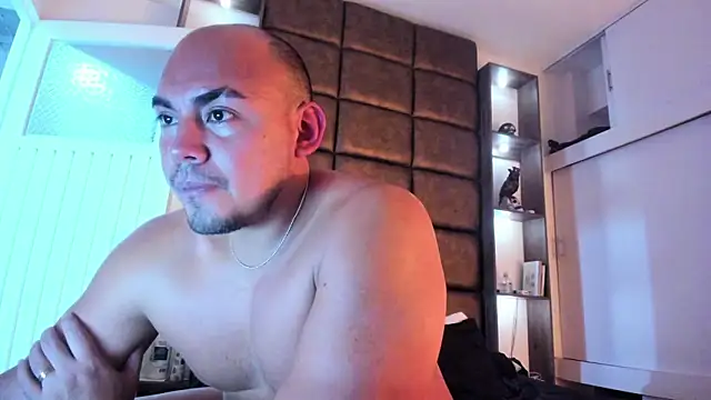 Snapshot of eros_colby chatting on 02-05-26, 01:32 eros colby online show from 02-05-26, 01:32