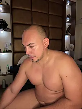 Snapshot of eros_colby chatting on 02-13-26, 12:50 eros colby online show from 02-13-26, 12:50