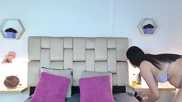 Kendall  11 online show from 04-28-26, 03:33