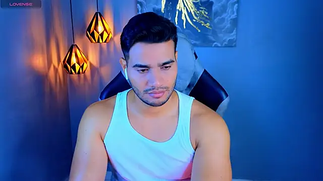 AndresRodriguez1 online show from 04-22-26, 12:18