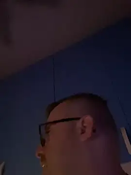 io1Elian online show from 04-10-26, 08:24