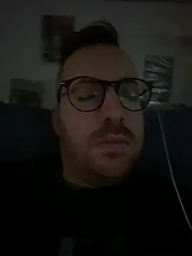 Snapshot of io1Elian chatting on 05-25-26, 03:29 io1Elian online show from 05-25-26, 03:29