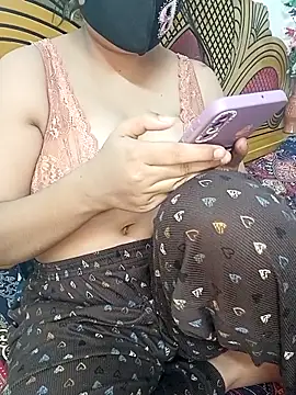 Snapshot of Rotna_begum chatting on 03-02-26, 04:58 Rotna begum online show from 03-02-26, 04:58