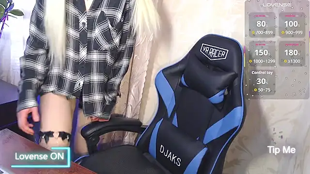 Shiny Victoria online show from 03-15-26, 08:53