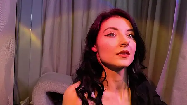 NicoleLuxe online show from 04-09-26, 07:19