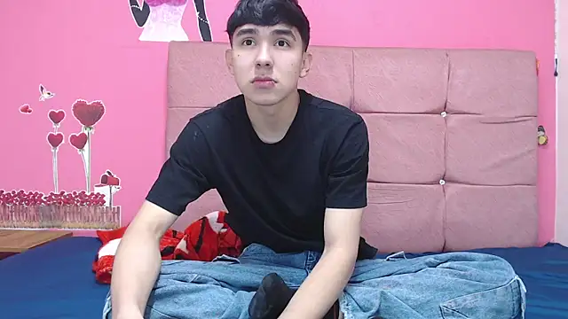 massimoferrera303av online show from 02-17-26, 05:19