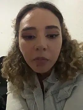 Isabelle Sara online show from 02-04-26, 03:23