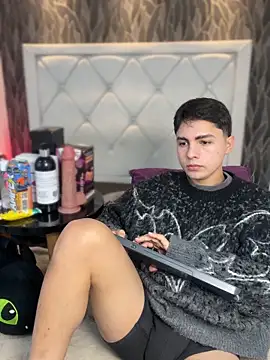 Snapshot of Samu_Hott chatting on 02-25-26, 08:18 Samu Hott online show from 02-25-26, 08:18