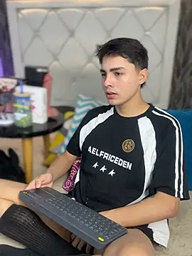 Snapshot of Samu_Hott chatting on 03-03-26, 08:26 Samu Hott online show from 03-03-26, 08:26