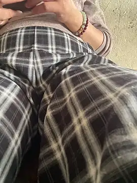 Yinini online show from 03-15-26, 07:58