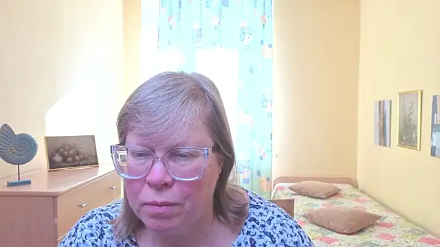 Emma Eclipsee online show from 02-27-26, 10:48