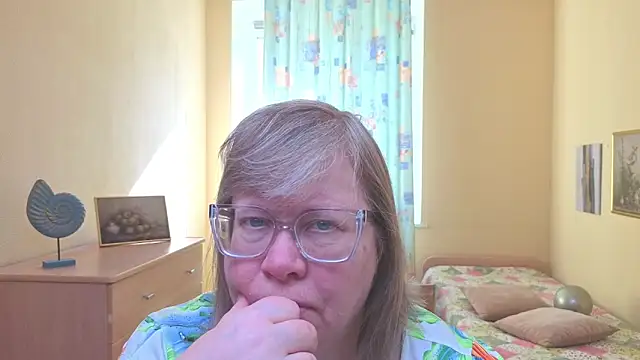 Emma Eclipsee online show from 03-07-26, 10:12