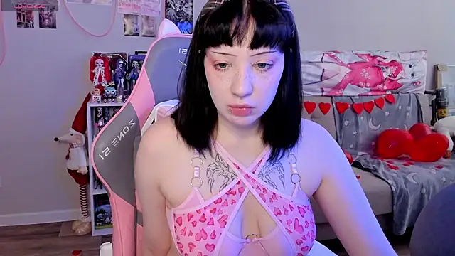 Snapshot of MollysLand chatting on 02-09-26, 08:18 MollysLand online show from 02-09-26, 08:18