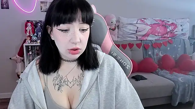 Snapshot of MollysLand chatting on 02-20-26, 07:54 MollysLand online show from 02-20-26, 07:54