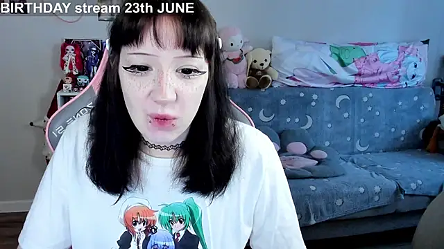 MollysLand online show from 06-18-26, 08:14