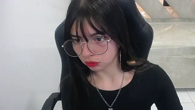 Snapshot of elizabeth_t_ chatting on 02-22-26, 12:36 elizabeth t online show from 02-22-26, 12:36