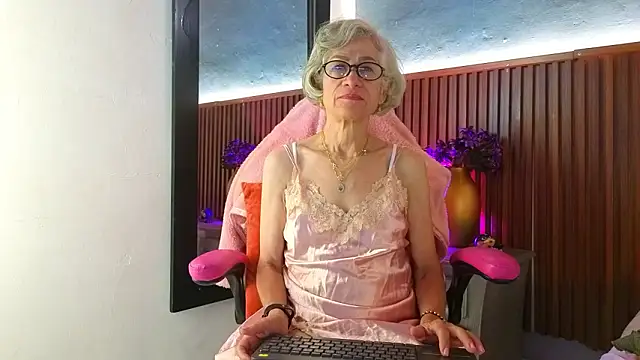 miss monserrate01 online show from 02-26-26, 01:43