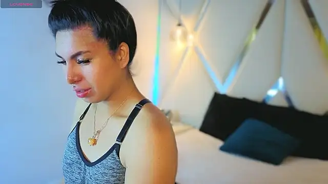 Snapshot of MeelFox chatting on 03-13-26, 01:40 MeelFox online show from 03-13-26, 01:40