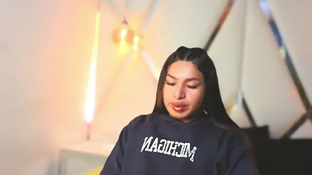 MeelFox online show from 03-31-26, 12:49