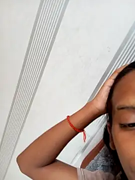 loveofpetitegirls34 online show from 04-21-26, 11:27