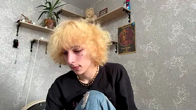 Snapshot of Fred_bucks chatting on 03-10-26, 09:58 Fred bucks online show from 03-10-26, 09:58