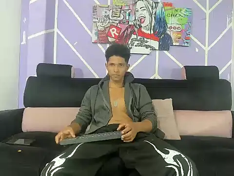 Yoel hot2004 online show from 04-05-26, 07:44