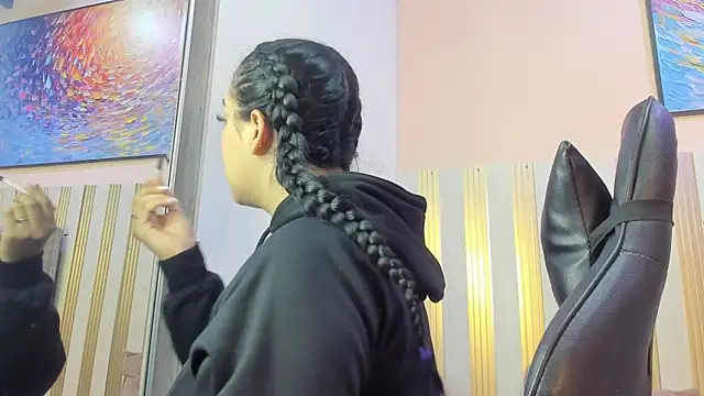 nina glow online show from 03-20-26, 11:37