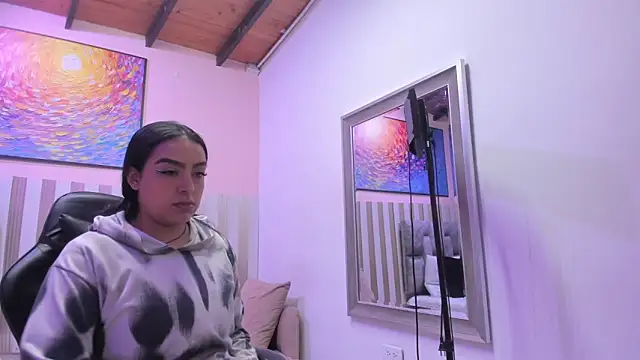 nina glow online show from 04-23-26, 11:20