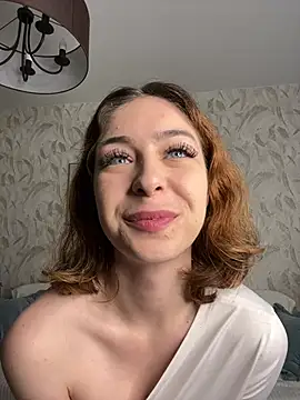 Snapshot of LynaFrost chatting on 05-29-26, 05:38 LynaFrost online show from 05-29-26, 05:38