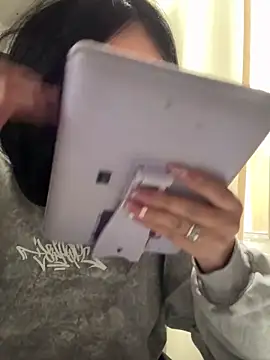 Sara Fernandez  online show from 02-12-26, 01:39