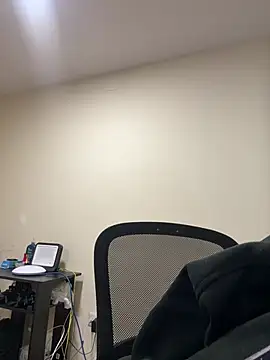 Sara Fernandez  online show from 04-28-26, 02:44