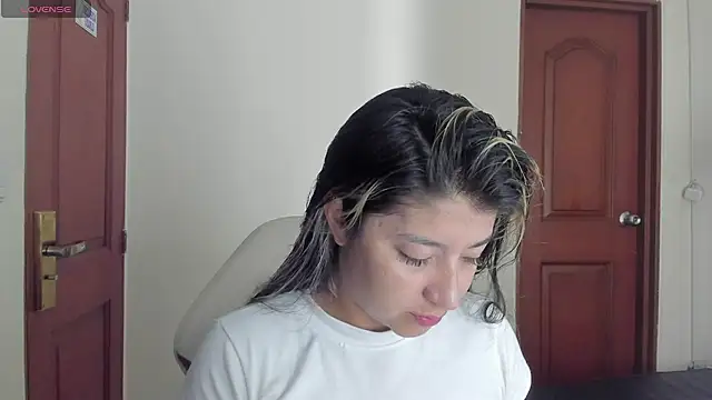 Dahiana Dmour  online show from 05-30-26, 12:02