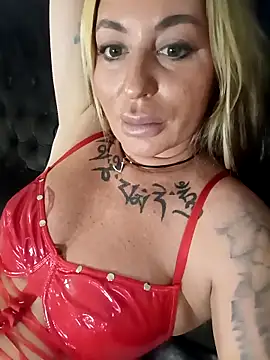 MiaMooly online show from 10-14-25, 01:45