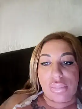 MiaMooly online show from 02-12-26, 07:09